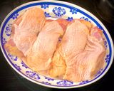 Hình bước làm 1 của món Má Đùi Gà Xì Dầu