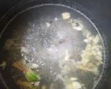 รูปขั้นตอนการทำที่ 2 ของ น่องไก่ตุ๋นเห็ดหอม