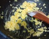 Foto langkah ke 3 dari resep Sup Krim Jamur.