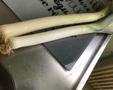 Une image de l'étape 1 de Poireaux vinaigrette à l'effiloché de jambon cru.