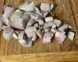Une image de l'étape 6 de Navets boule d'or aux saucisses allemandes, bouillon de champignons et olives.