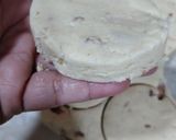 A picture of step 5 of Khalifa naan khatai.
