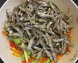 Foto langkah ke 5 dari resep Ikan Bilis Cabe Garam + Pete.