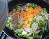 Foto del paso 3 de la receta: Nidos con bacon y verduras