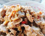 รูปขั้นตอนการทำที่ 2 ของ หมูผัดตะไคร้
