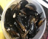 Foto del paso 1 de la receta Mejillones a la marinera
