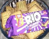 A picture of step 1 of Rio blueberry Creamy jello tart.
