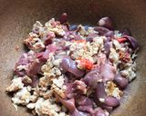 A picture of step 2 of Spicy Thai Basil Chicken with Chicken Offal.