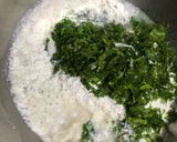 Foto del paso 2 de la receta: Ñoquis de perejil con Bolognesa