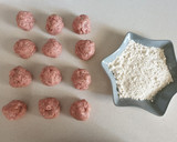 Foto del paso 3 de la receta: Albóndigas en salsa con guisantes