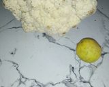 A picture of step 1 of Garlic spicy potatoes with stir-fry cauliflower.