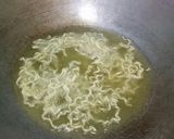 Foto langkah ke 2 dari resep Cemilan Mie Kriuk.