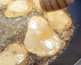Foto del paso 2 de la receta: Ensalada de peras caramelizadas con queso azul