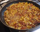 Foto del paso 3 de la receta: Tortilla de papas y cantimpalo