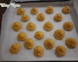 Hình bước làm 4 của món Bánh su kem vị custard & vị matcha