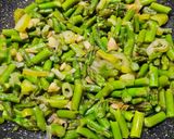 Foto del paso 5 de la receta 22. Revuelto de espárragos y champiñones