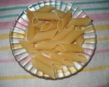 Foto del paso 2 de la receta: Fideos mostacholes con salchicha, huevo y jamón (One Pot Pasta)