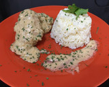 Foto del paso 3 de la receta: Muslos deshuesados en salsa cremosa de cebolla