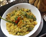 A picture of step 3 of Kaanda Batata Poha (onion/potato poha).