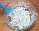 Foto del paso 2 de la receta: Ensalada de huevo sobre lechuga