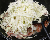 A picture of step 6 of Round cabbage with ham and onion.