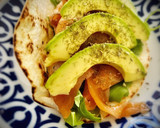Foto del paso 4 de la receta: Piadina de aguacate y salmón