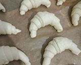 صورة لخطوة 5 من وصفة كرواصون المحلات croissant🥐🥐