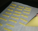 Foto langkah ke 4 dari resep Lidah Kucing Topping Meringue.