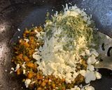 A picture of step 3 of Stuffed Palak Paratha.