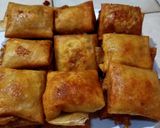 Foto langkah ke 4 dari resep Martabak Mini isi Kornet.