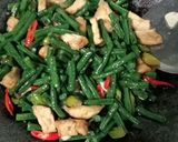 Foto langkah ke 4 dari resep Cah Kacang Panjang Tahu.