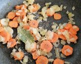Foto del paso 4 de la receta: Cinta de lomo en salsa
