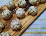 Foto del paso 9 de la receta: Pancitos con salame y semillas
