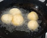 A picture of step 4 of Dahi Vada.