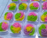 Foto langkah ke 9 dari resep Bolu mawar kukus.