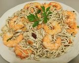 Foto del paso 6 de la receta Gulas con langostinos al ajillo