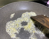 A picture of step 1 of Beef and Cabbage in Soysauce and Ginger.