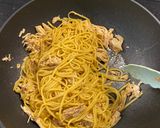 A picture of step 4 of Peanut butter noodles.