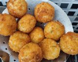 Foto langkah ke 4 dari resep Arancini Nasi sisa Kemarin (Italian Rice Ball).