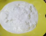 A picture of step 3 of Dahi Phulkiyan.
