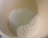 Une image de l'étape 5 de Far aux raisins secs et vanille.