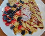 A picture of step 6 of Berry Bliss pan crepe.