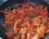Foto del paso 1 de la receta: Salsa🍝🥫🫓 de tomate y pimiento rojo🤪🌶️🍅