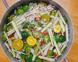Hình bước làm 3 của món Chân gà ngâm sả tắc