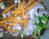 A picture of step 2 of Brown veggies spaghetti.