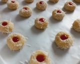 Foto langkah ke 5 dari resep Thumbprint Cookies.