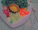 A picture of step 2 of Traditional salad.