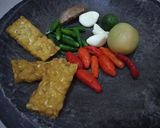 Foto langkah ke 1 dari resep 63• Sambal geprek tempe.