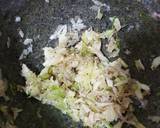 รูปขั้นตอนการทำที่ 3 ของ ปลาหมึกยัดไส้ทอดกระเทียม