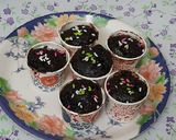A picture of step 4 of Chocolate cup cakes with harshley Syrup and choco chips.